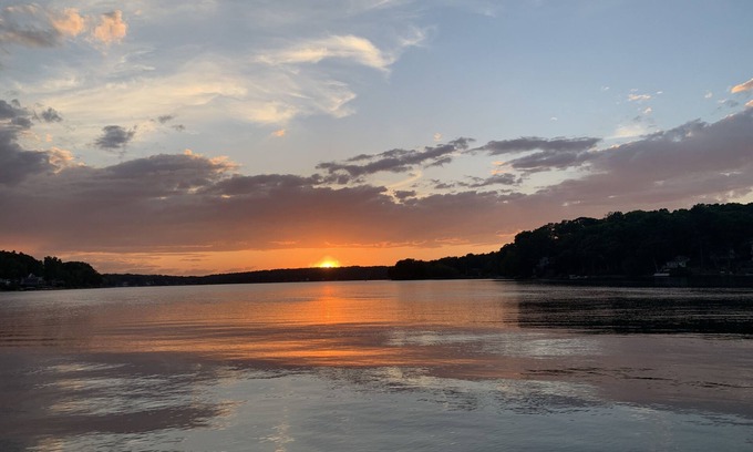 Coventry Lake Casa | Waterfront Lakehouse with spectacular view!