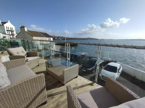 Milford Haven Casa | Waterfront Location, Balcony, Sea Views, Free Parking