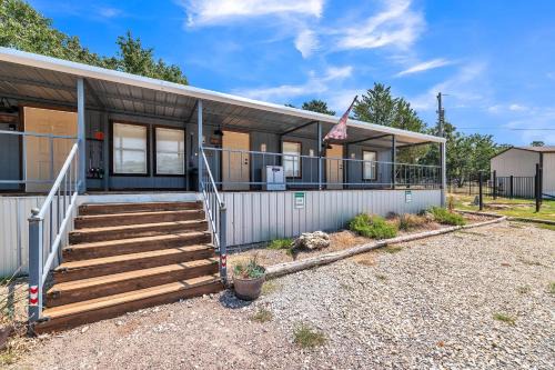 Kingston Cabina | Waterfront Lodge by The Lodges at Fossil Creek