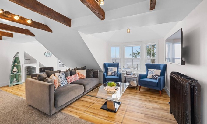 Queens Square Condominio | Waterfront Loft Deluxe Penthouse Downtown Ch'town