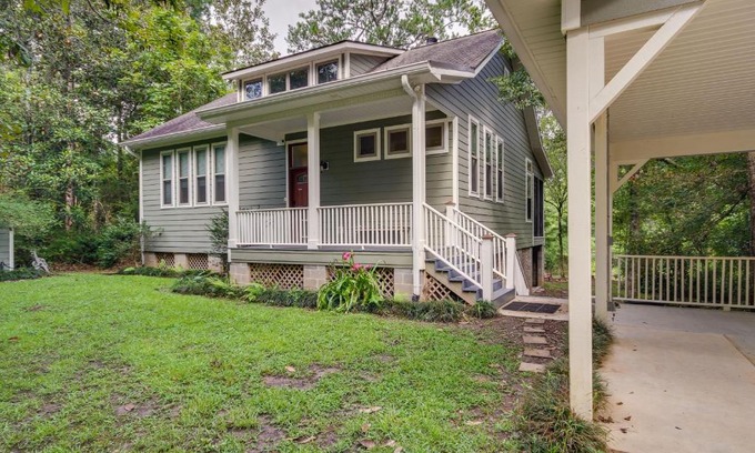Fluker Casa | Waterfront Loranger Cottage Hot Tub, Deck and Grill
