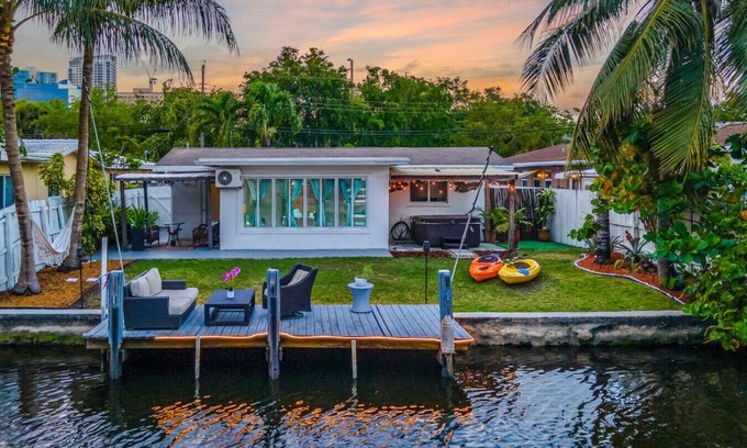 Downtown Fort Lauderdale Casa | Waterfront Luxe Stay: 2 Homes in 1 Near Las Olas