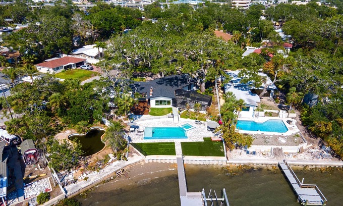 St. Petersburg - Clearwater Casa | Waterfront Luxury with Sunset Views & Pool in St. Petersburg