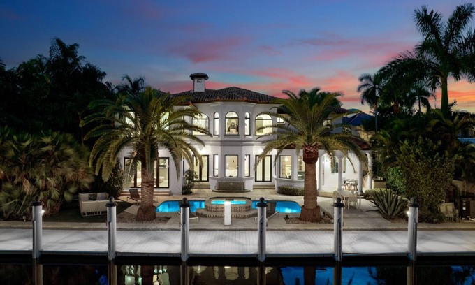 East Fort Lauderdale Villa | WATERFRONT MANSION