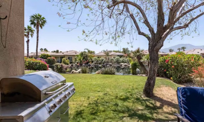 Indio Apartamento | Waterfront Mins from Coachella Games, FirePit, Grill