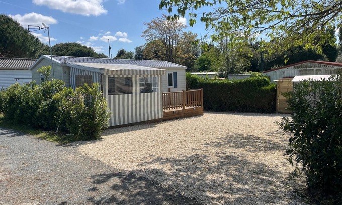 Fouras Casa | Waterfront mobile home Port des Barques 17 (in residential park)