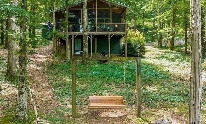 Groveoak Casa | Waterfront oasis perfect for couples or fishermen.