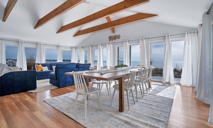 Westbrook Center Casa | WATERFRONT off season/academic house rental - INCLUDES ALL UTILITIES!