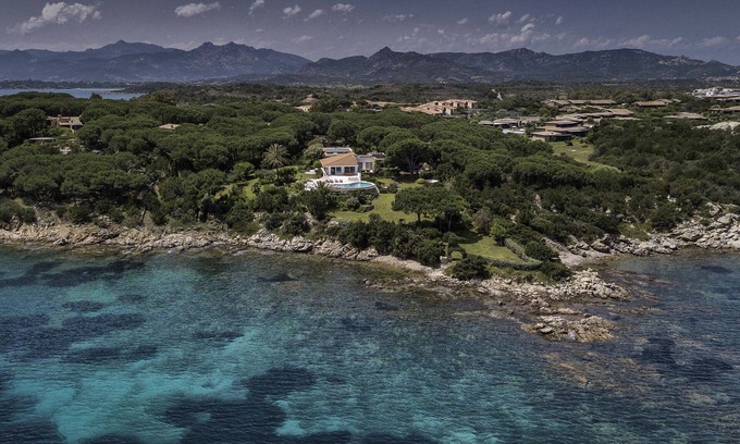 San Teodoro Villa | Propiedad frente al mar en finca privada con vistas al mar y acceso directo a la playa
