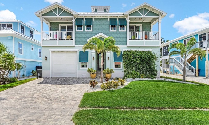 Matlacha Casa | Waterfront Paradise in Matlacha – 2BR/2.5BA | Adults Only