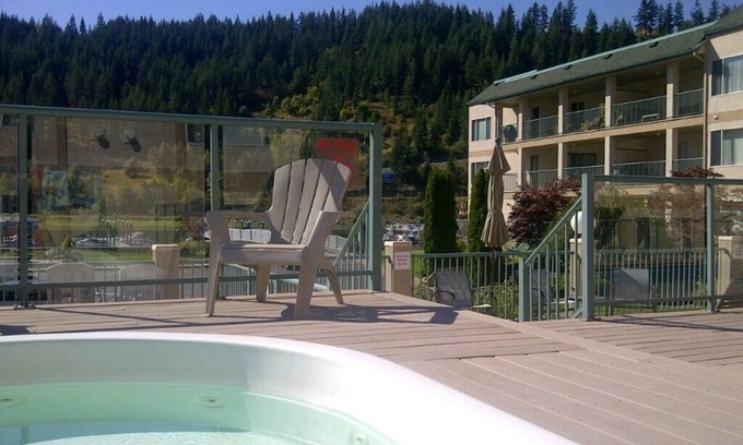 Sicamous Condominio | Ático pacífico frente al mar con muelle privado, piscina y jacuzzi