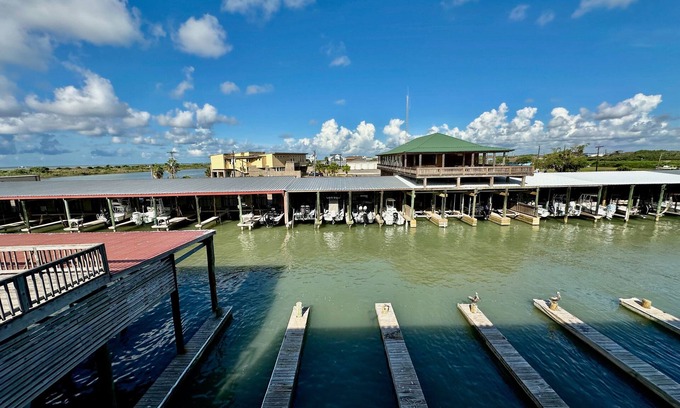 Port O Connor Casa | WATERFRONT Pirate's Cove # 2 shared pool