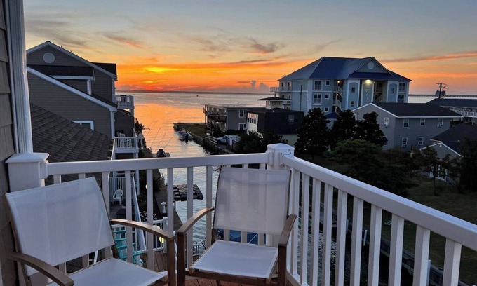 Midtown Ocean City Casa | Waterfront, pool and beach amenities!