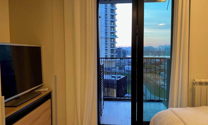 Sarajevska Apartamento | Waterfront Residences