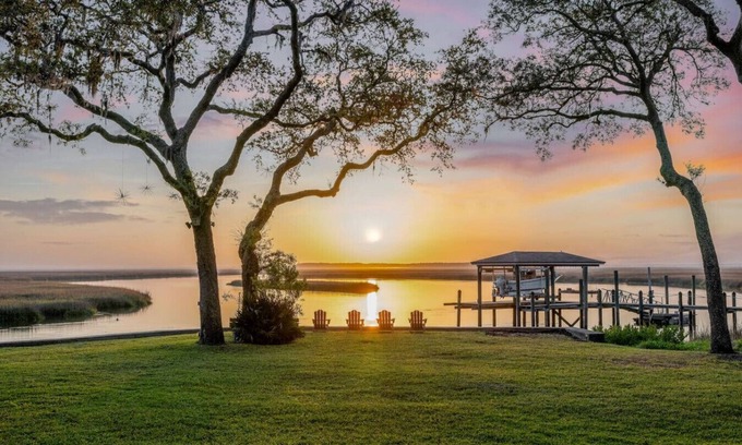 Northside Apartamento | Renovated Waterfront Living, Stunning Sunrises