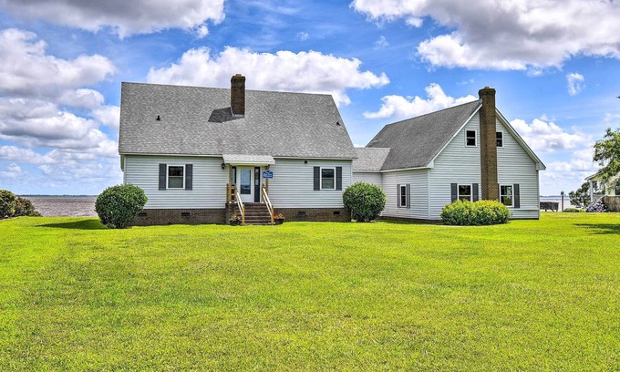 Currituck Casa | Waterfront Retreat w/ Panoramic Sound Views!