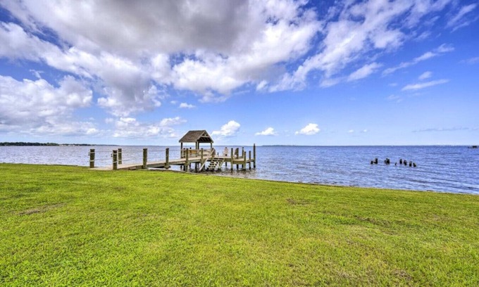Currituck Casa | Currituck Charm | Private Pier, Game Room, Knotts Island Ferry