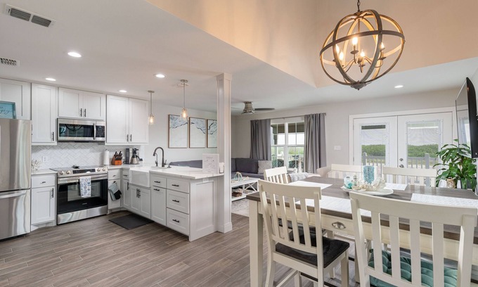Port Isabel Cabaña | Waterfront Sea Cottage