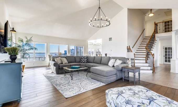 West Ocean City Casa | Waterfront Secured Compound in West Ocean City: Your Dream Escape