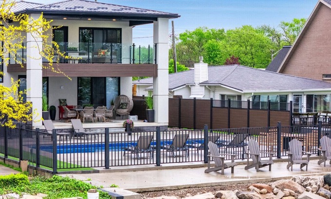 Leamington Casa | Waterfront Serenity meets Modern Luxury