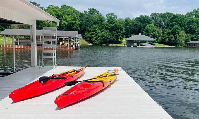 Semora Casa | Waterfront: The Beaver Dam (4 Bedroom)