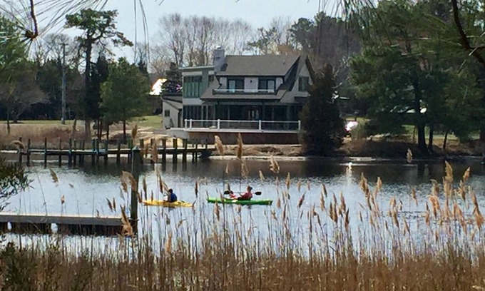 Rehoboth Beach Casa | Waterfront Tranquil Escape-Unifamiliar / Comunidad cerrada / Piscina / Canchas de tenis