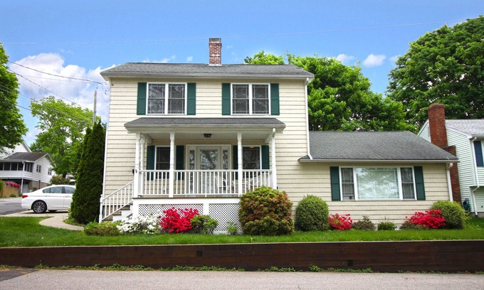 New London Casa | ¡EN LA PUERTA DE OCEAN BEACH! CASA 4BR: ALQUILER DÍA / SEMANA / MES