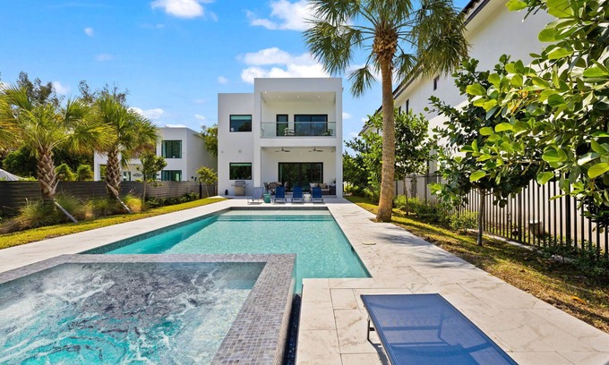 Riverside Park Villa | Waterfront Villa w/ Heated Pool + 60’ Dock