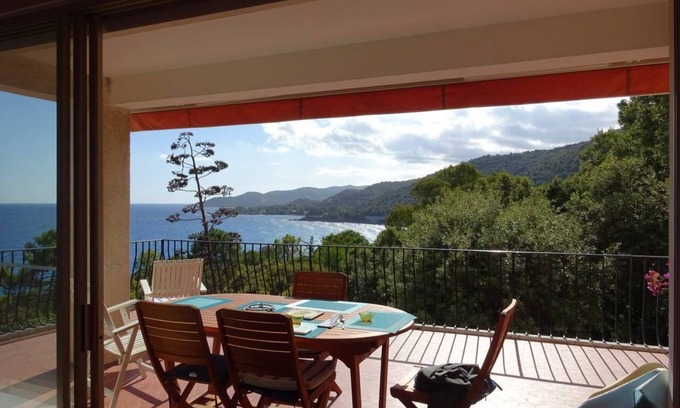 Sari-Solenzara Casa | Villa frente al mar - acceso al mar a 5 minutos a pie