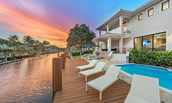 South Lake Casa | Waterfront Villa in Hollywood! Heated Pool and Game room