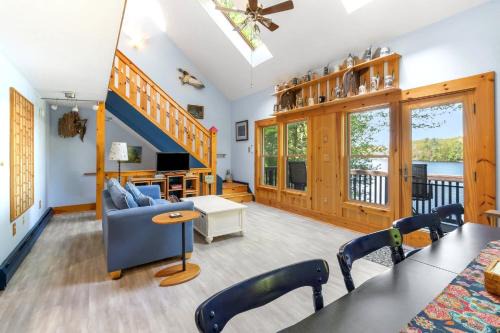 Lyman Casa | Waterfront with Kayaks SUPs and Ping Pong Table