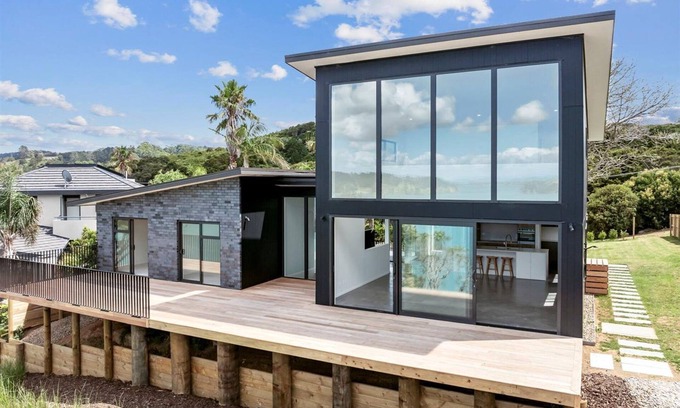 Parua Bay Casa | Waterfront with private beach access