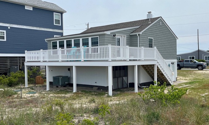 Prime Hook Beach Cabaña | Waterfront- Yr 2025 Downstair den; no pet fees; toiletries for your convenience.