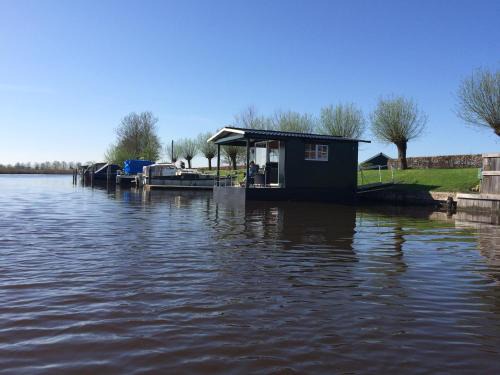 Feerwerd Cabina | Waterhut 1 Aduarderzijl