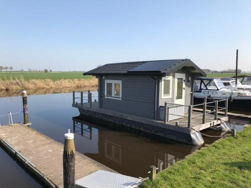 Feerwerd Cabina | Waterhut 2 Aduarderzijl