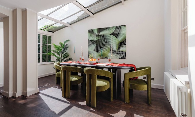 Waterloo Casa | Waterloo. Calling! Sleep in Style & Historic Vibes