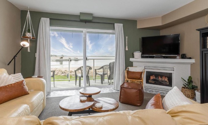 Lincoln City Casa | Waters Edge 304