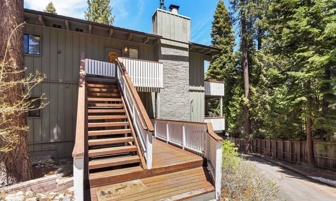 Tahoma Condominio | Waters Edge Oasis | Shared Pool & Pier Access