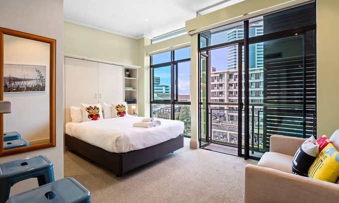 Auckland Central Business District Apartamento | Waterside Studio Apt | Viaduct Views | Balcony