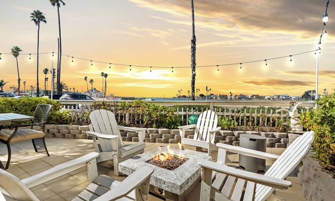 Silver Strand Casa | Waterview from your Private Patio + Dogs Welcome!