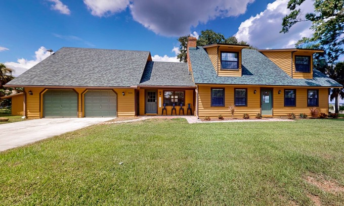 Cocoa Casa | Waterview home w/shared boat access, pier fishing, AC, W/D, WiFi