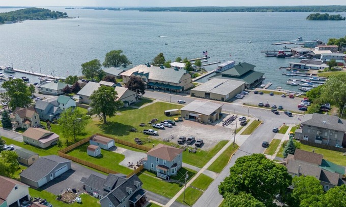 Clayton Casa | Waterview House w/ Fenced Yard, Woodboat, & Museum