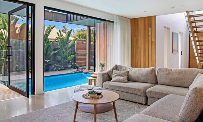 Barwon Heads Casa | Wattlebird Escape – Heated Pool, Pizza Oven, Sleeps 10