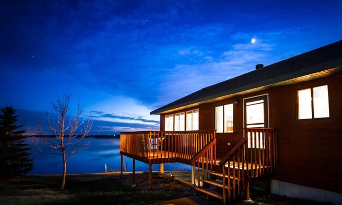 Waubay Cabina | Frente al mar de pesca y caza de la cabina! 4HAB / 2Baño. Bañera de hidromasaje, billar / ping pong