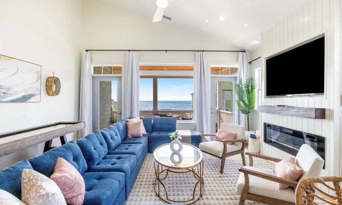 North Carolina Coast Apartamento | Incredible Ocean & Canal Views, Golf Cart & Elevator, Hot Tub & Private Pool!