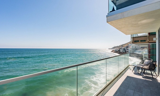 Eastern Malibu Casa | Wavecrest Malibu by Fieldtrip | Designer Artist Escape w/Panoramic Ocean Views