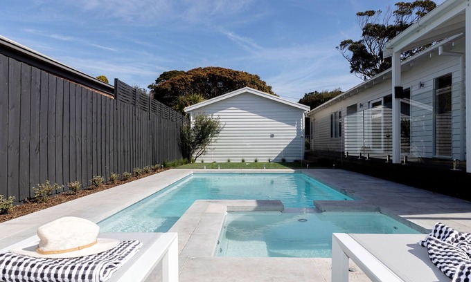 Blairgowrie Casa | Waves at Blairgowrie | Luxury 4 Bed + Heated Pool | Walk to beach & village