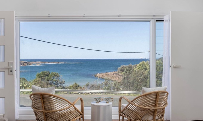 Boat Harbour Casa | Waves at Boat Harbour, 65 Kingsley Dr - stunning house, fantastic waterviews and dog friendly