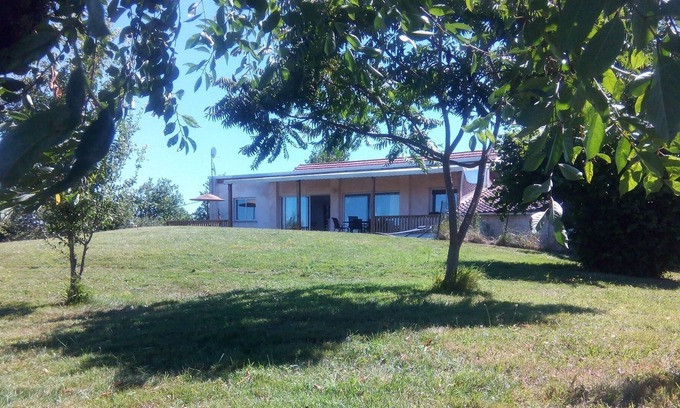 Saint-Dizant-du-Bois Casa | Estamos situados en el hermoso y tranquilo campo de Charentaise.