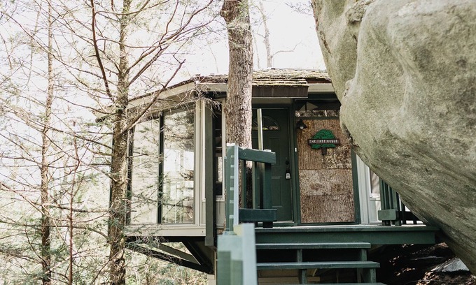 Boone Chalet De Esquí | A esto lo llamamos The Treehouse en los oídos Exclusivo Hound Country Club comunitarios